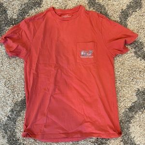 Women’s Vineyard Vines t-shirt